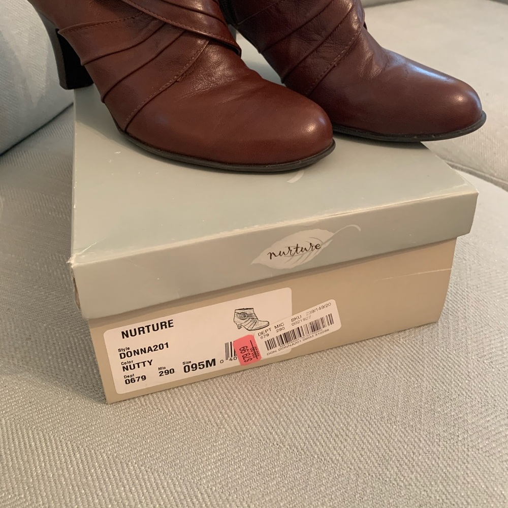 Nurture brand booties side zipper rubber soles - Picture 2 of 7